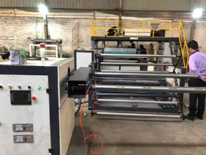 LSPE1500型全自動(dòng)多層復(fù)合型氣（墊）泡膜機(jī)組 PE氣泡膜機(jī)器01